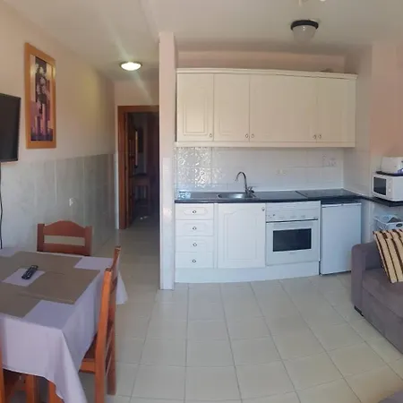 Compostela Family Garden Apartment *